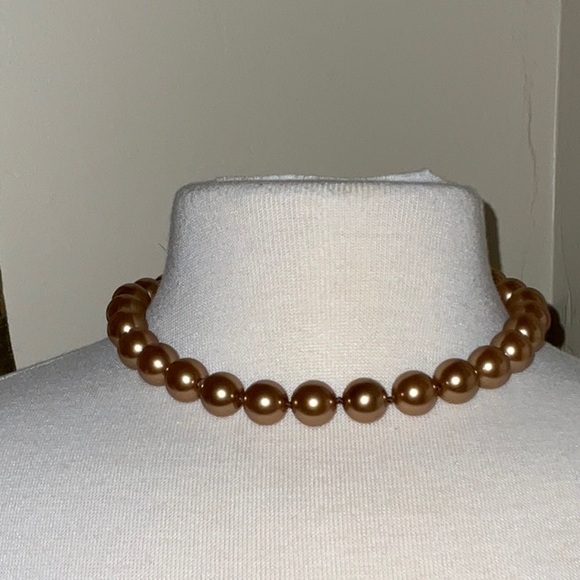 Unsigned Dark Champagne Gold Tone Knotted Faux Pearl Necklace Classic - Picture 4 of 16